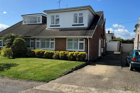 4 bedroom chalet for sale, Dawlish Crescent, Rayleigh