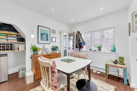 2 bedroom end of terrace house for sale, Mooreland Road, Bromley, BR1