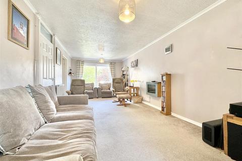 4 bedroom semi-detached house for sale, Stamford Close, Ipswich