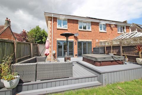 4 bedroom semi-detached house for sale, Station Road, Wootton Bridge