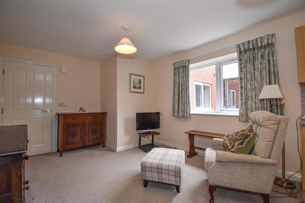 Open Plan Living Room  &amp; Kitchen