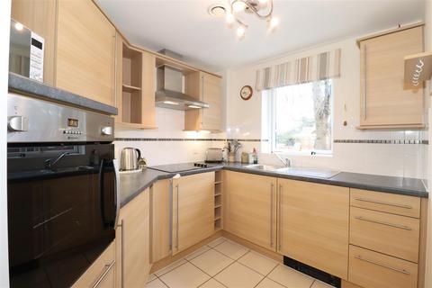 2 bedroom apartment to rent, Southbank Road, Kenilworth
