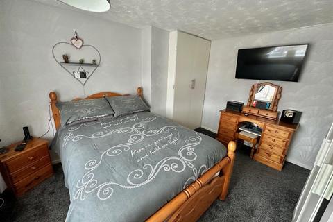 3 bedroom terraced house for sale, Throstle Nest, Healey Lane, Batley