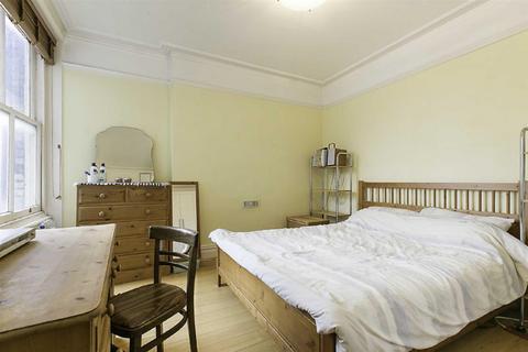 3 bedroom flat for sale, Welbeck Court, Addison Bridge Place, W14