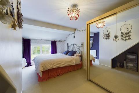 5 bedroom detached house for sale, Pontardulais Road, Cross Hands, Llanelli