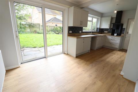 3 bedroom detached house to rent, Coverside Road, Great Glen, Leicester, LE8
