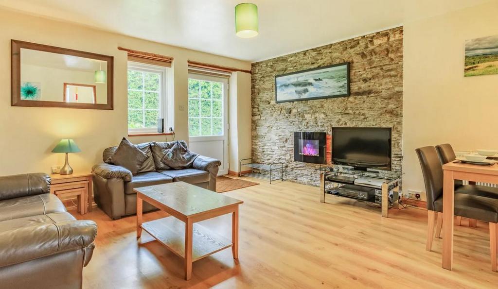 Stable Cottage lounge.jpg