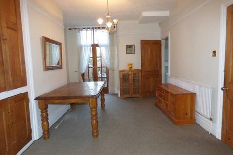 2 bedroom terraced house to rent, Ashfield Road, Hale, WA15 9QJ
