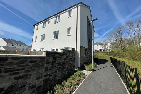 4 bedroom semi-detached house to rent, Starling Drive, Plymouth PL6