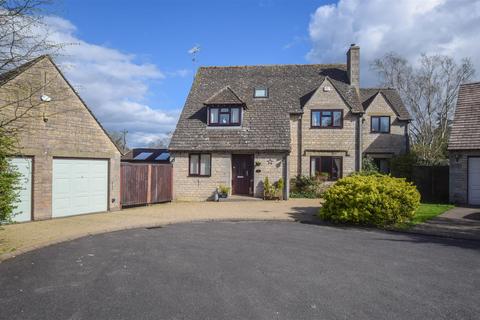 6 bedroom detached house for sale - Silver Close, Minety,