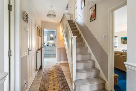 6 bedroom detached house for sale, Silver Close, Minety,