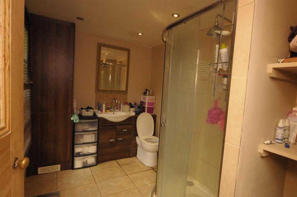 Bathroom.JPG