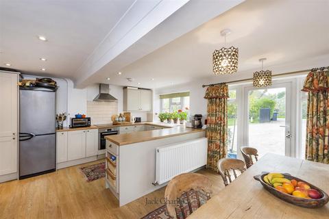 6 bedroom detached house for sale, Old Hadlow Road, Tonbridge