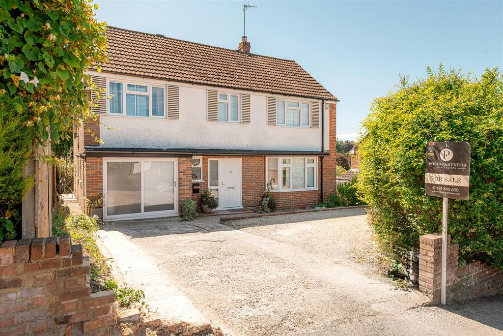 Hamilton Road, High HP13 5 bed detached house for sale £700,000