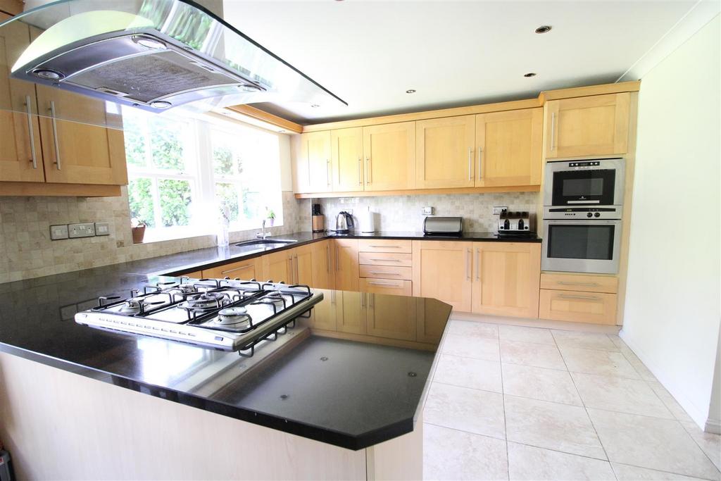 Summerhouse Grove, Darlington 4 bed detached house for sale £415,000
