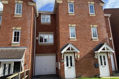 4 bedroom townhouse for sale, Spring Place Court, Mirfield WF14
