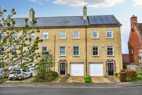 3 bedroom townhouse for sale, St Michaels Avenue, Aylsham