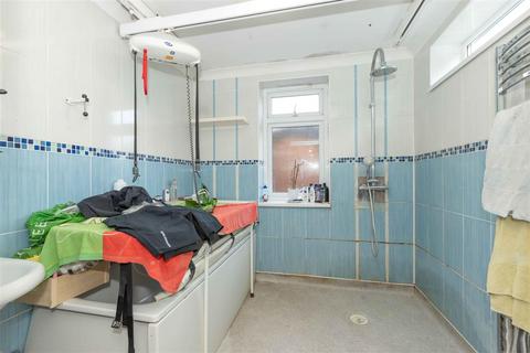 14 Archibald Road, Worthing, BN11 2SL