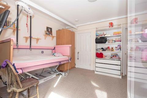14 Archibald Road, Worthing, BN11 2SL