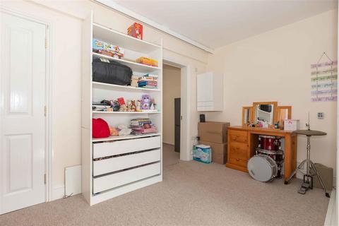14 Archibald Road, Worthing, BN11 2SL