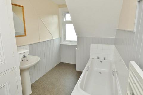 4 bedroom maisonette to rent, Eversfield Road, East Sussex BN21