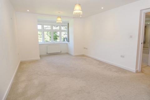 2 bedroom flat to rent, Carlisle Road, Eastbourne BN20