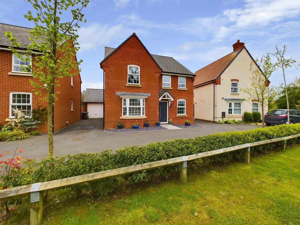Brambling Way, Hardwicke, Gloucester 4 bed detached house for sale £