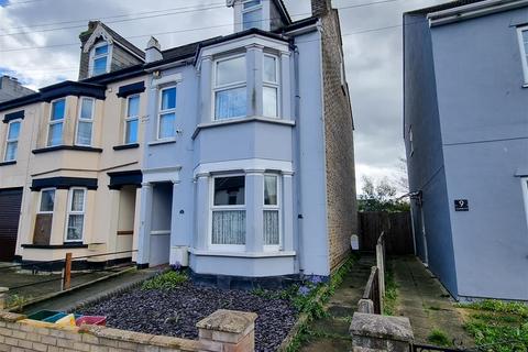 5 bedroom semi-detached house for sale, Cambridge Road, Clacton-On-Sea CO15