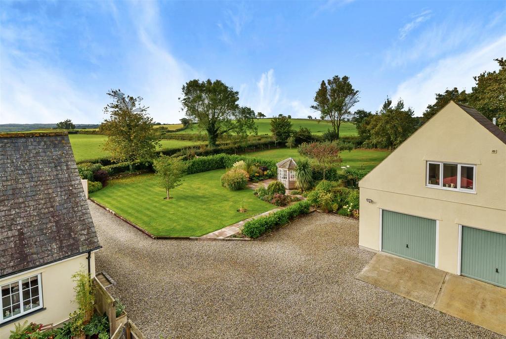 Elevated view of Garden and Garage/Annexe