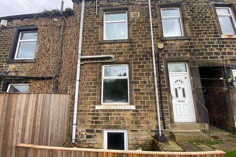 3 bedroom terraced house to rent, Newsome Road, Huddersfield