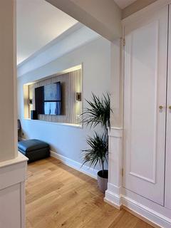 2 bedroom flat for sale, Jevington Gardens, Eastbourne BN21