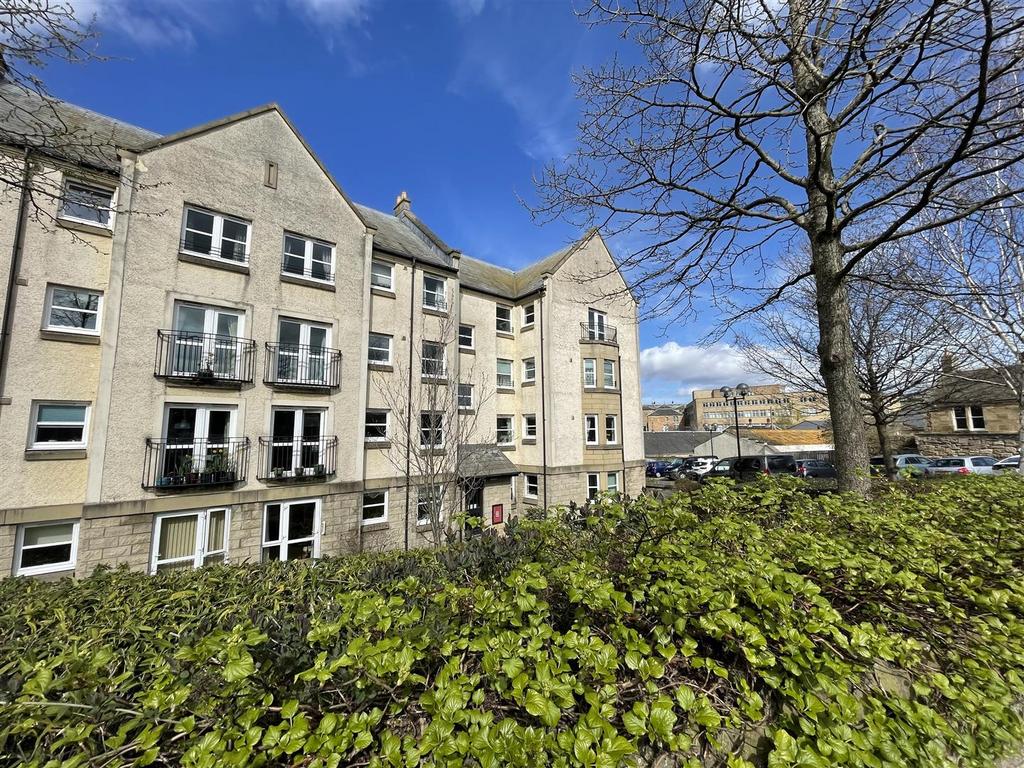 53 Eden Court, Cupar 2 bed retirement property £185,000
