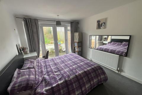 2 bedroom bungalow to rent, Osgodby Grove, Scarborough