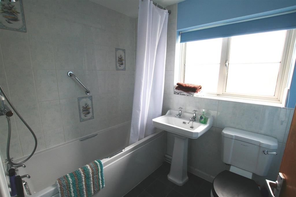 Amberheights,4bathroom.JPG