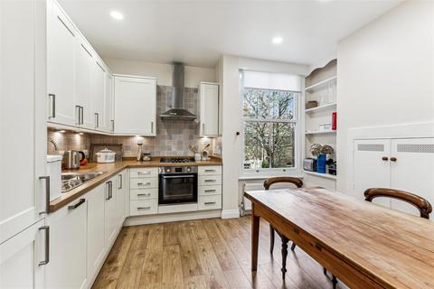 3 bedroom flat for sale, Sutton Court, Fauconberg Road, London