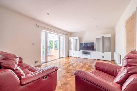 4 The Drive, Datchet, Slough, SL3 9DN