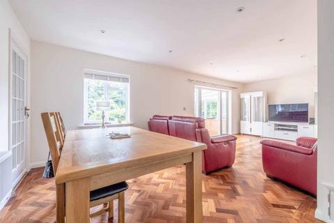 4 The Drive, Datchet, Slough, SL3 9DN