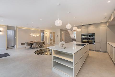 12 Tithe Barn Close, St Albans, AL1 2QD