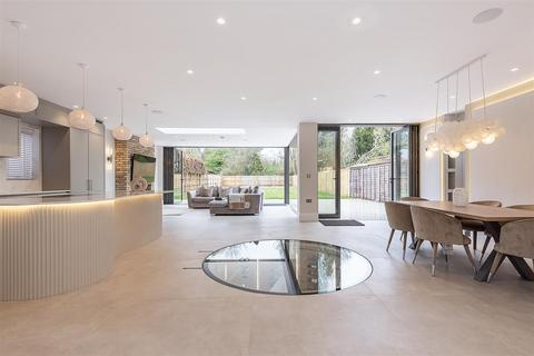 12 Tithe Barn Close, St Albans, AL1 2QD