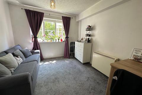 1 bedroom flat to rent, Branscombe House, Watford WD24