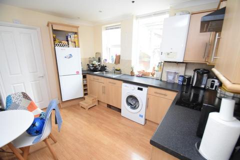 2 bedroom apartment for sale, St. Aubyns Road, Eastbourne BN22