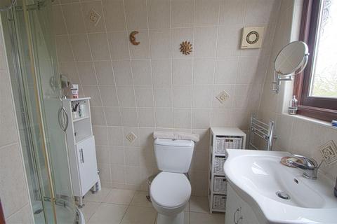 5 Bromfelde Road, Crays Hill, Billericay, CM11 2XT