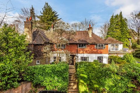 4 bedroom link detached house for sale, Brassey Road, Oxted, RH8