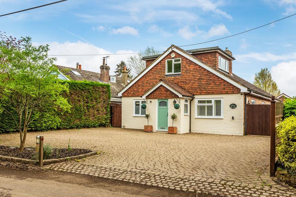 How Green Lane, Hever, Edenbridge, TN8 4 bed detached house for sale