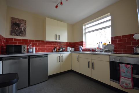 1 bedroom in a house share to rent, Harvey Goodwin Avenue, Cambridge CB4