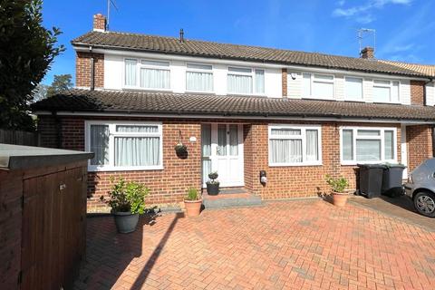 3 bedroom end of terrace house for sale - Poulteney Road, Stansted CM24