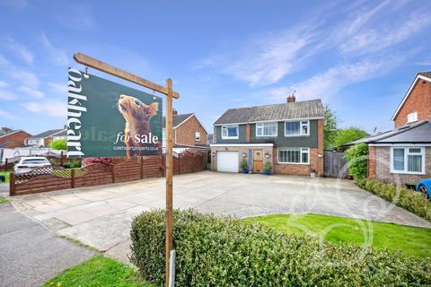 4 bedroom detached house for sale, Church Road, Fordham