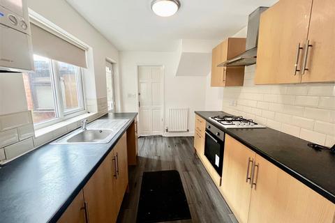 2 bedroom apartment to rent, Faraday Grove, Bensham, Gateshead
