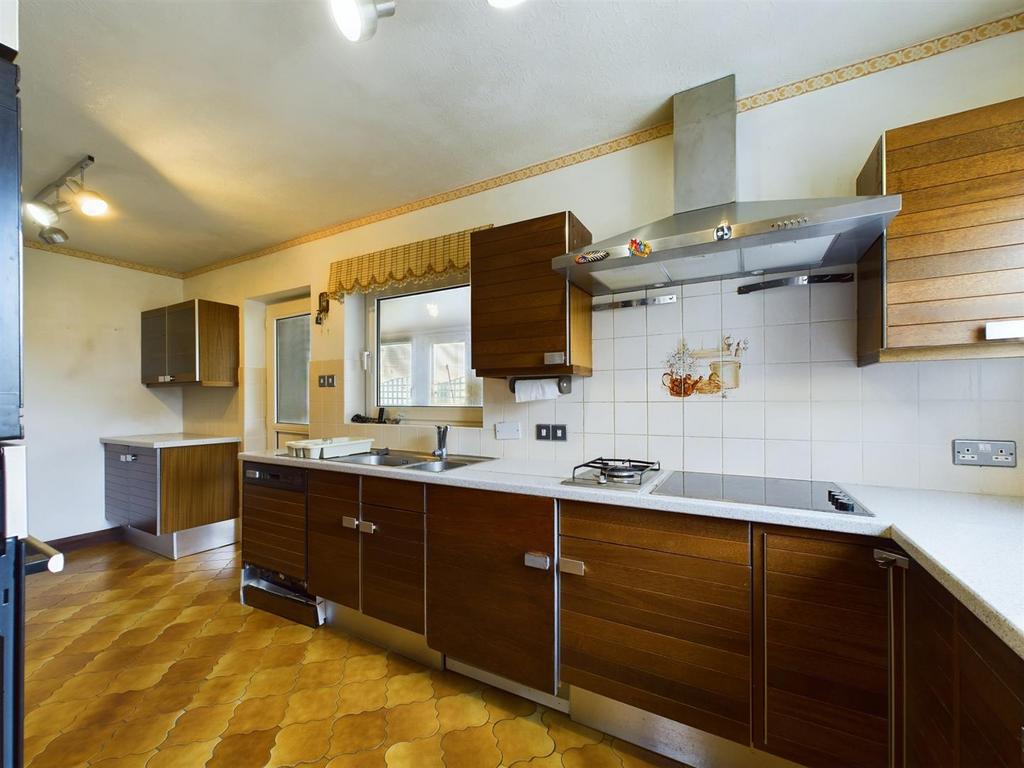 Kitchen: