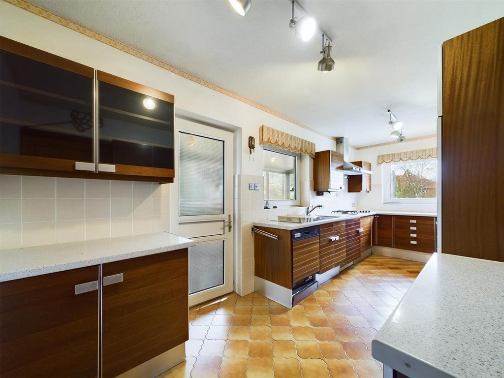 Kitchen: